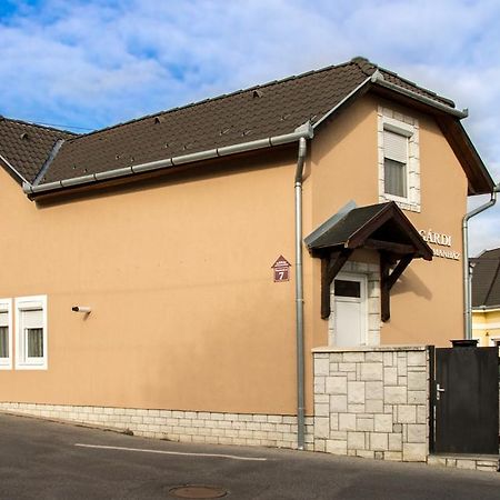 Gardi Apartman Szekszárd エクステリア 写真