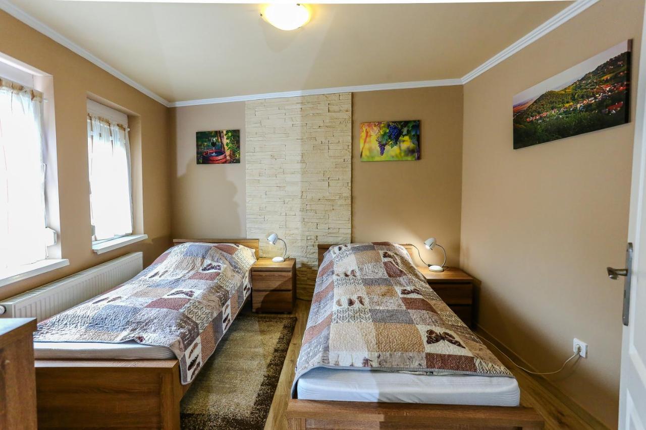 Gardi Apartman Szekszárd エクステリア 写真